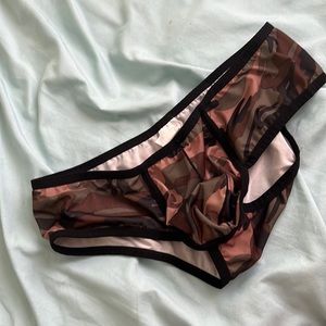 MEN’s JJ Malibu skimpy camo package grabber size SMALL